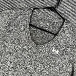 Under Armour Shirt Womens Large Gray Short Sleeve Loose Fit Heat Gear Workout